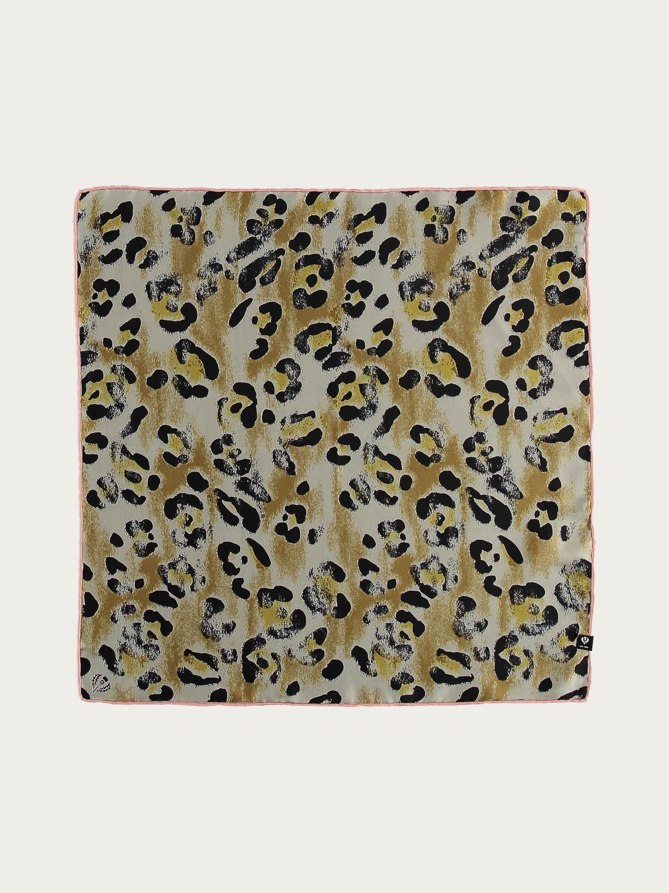 fraas-nickituch-seide-animal-print-mit-handrollierten-kanten image 8