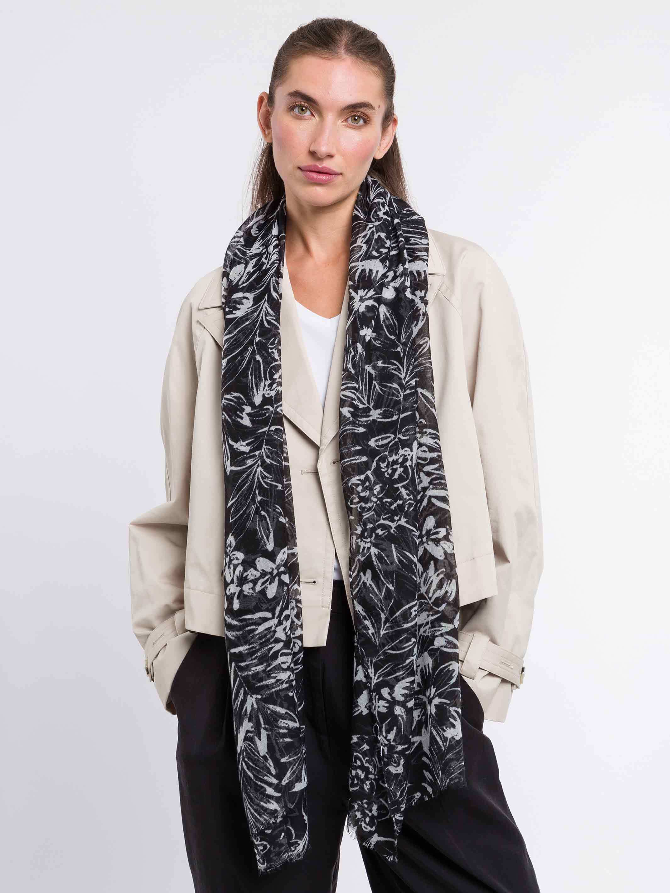 fraas-sustainability-collection-schal-mit-tropischem-blumen-design-50-x-180-cm image 1