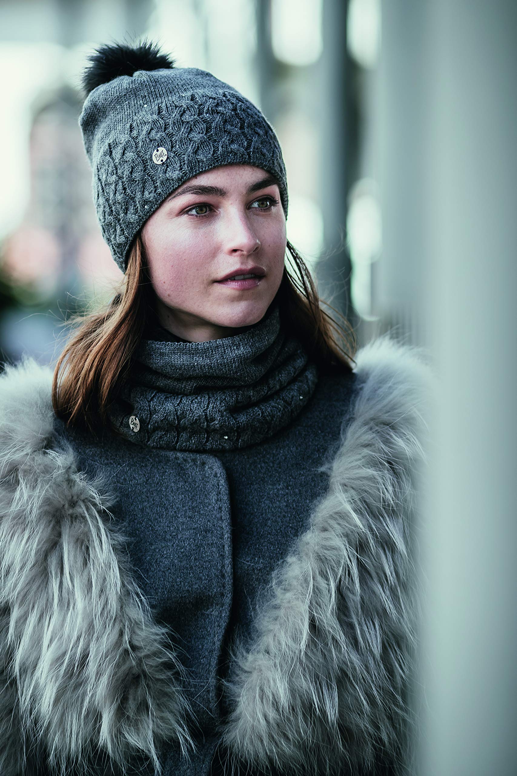 buff-elie-knitted-polar-neckwarmer-grau image 2