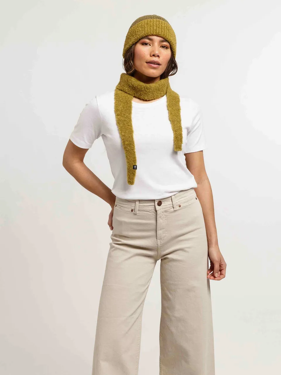 fraas-sustainability-edition-strickm-tze-mit-boucl-krempe-24-x-21-cm image 1