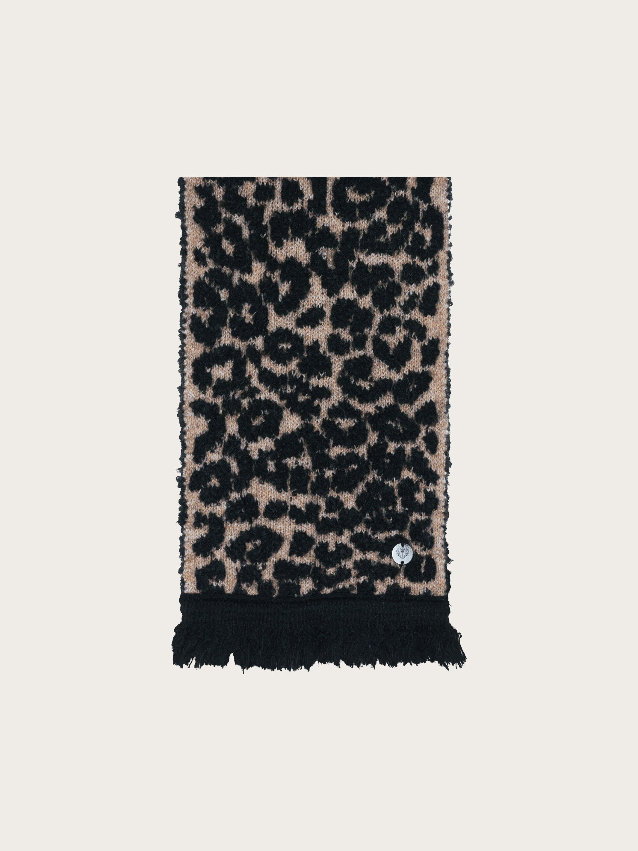 fraas-sustainability-edition-schmaler-strickschal-mit-leo-design-15-x-161-cm image 3