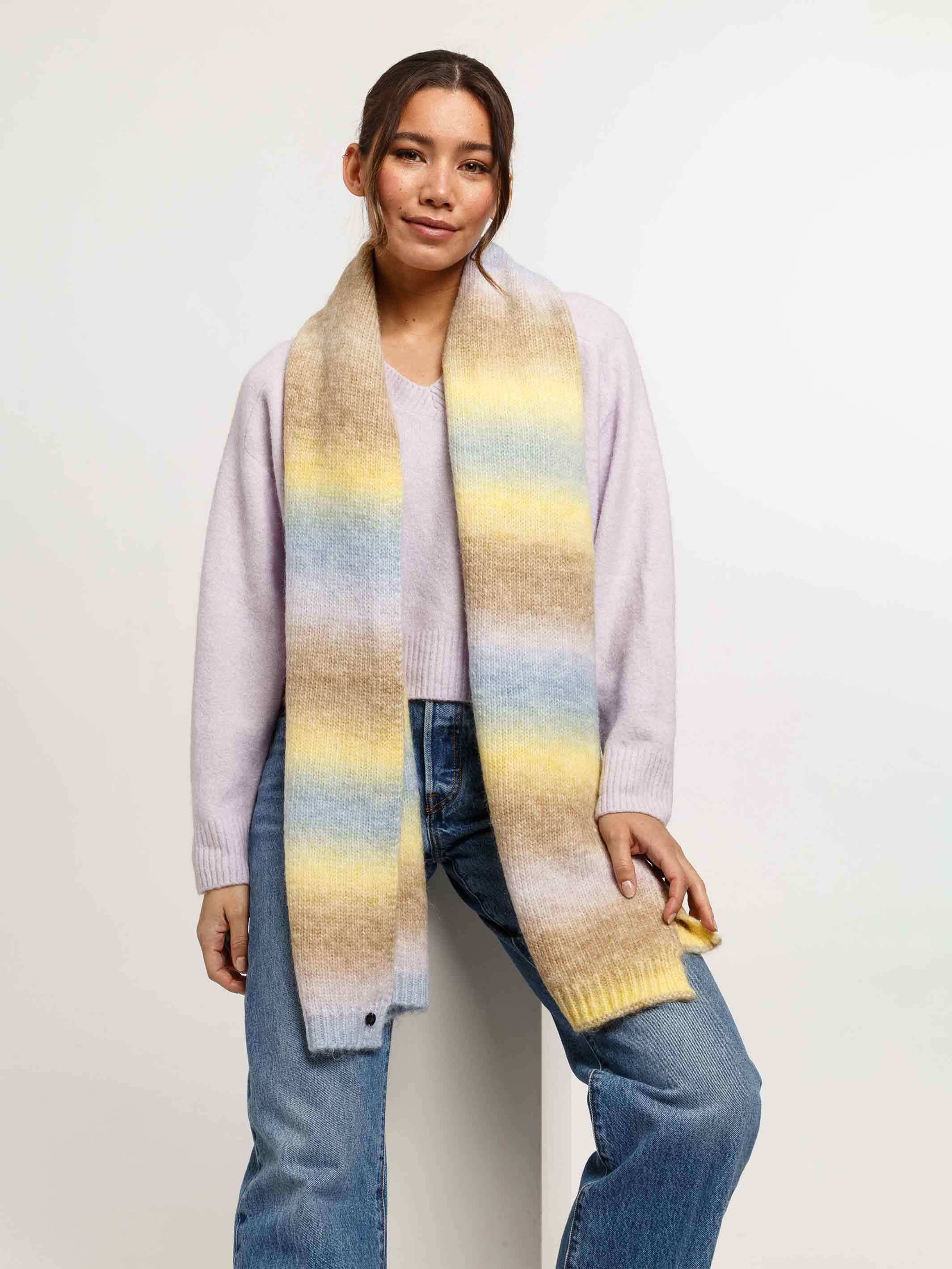 fraas-regenbogen-strickschal-mit-farbverlauf-wolle-35-x-180-cm image 1