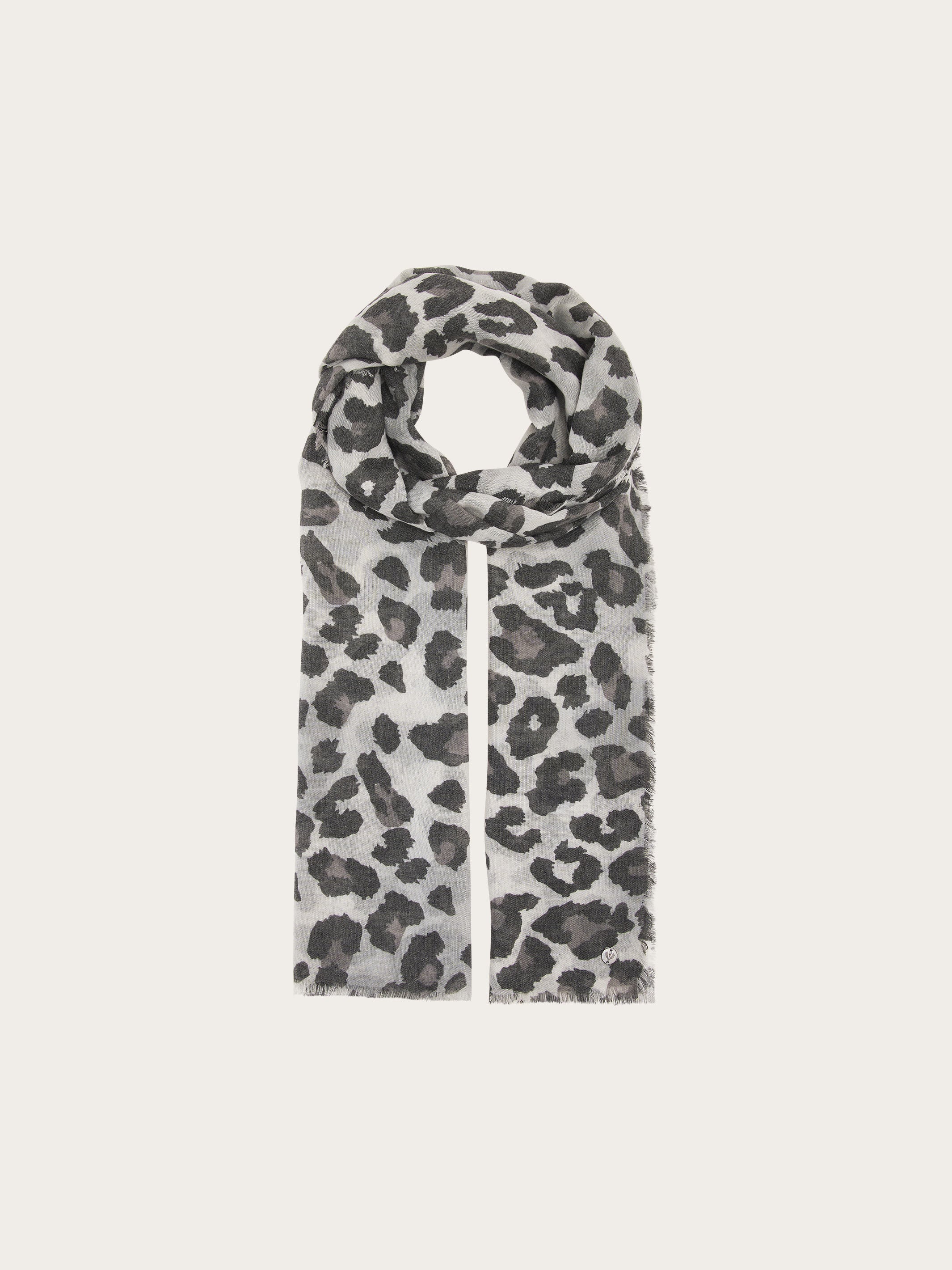 fraas-stola-leicht-mit-leo-print-90-x-195-cm image 2