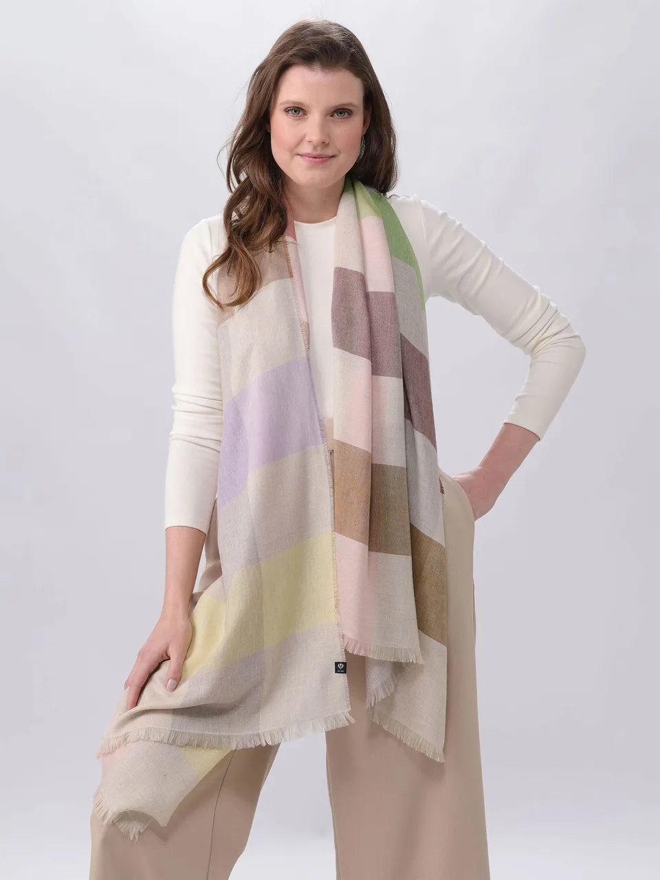 fraas-sustainability-edition-stola-karierte-stola-made-in-germany image 1
