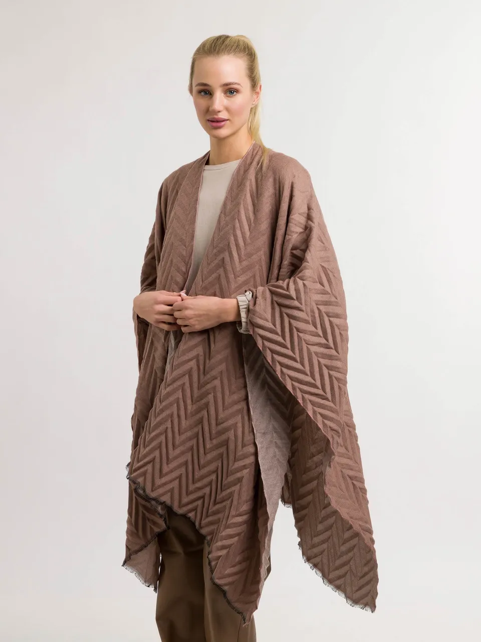 fraas-plissierter-damen-poncho-zweifarbig-vielseitig-als-cape-oder-xxl-schal-tra image 1