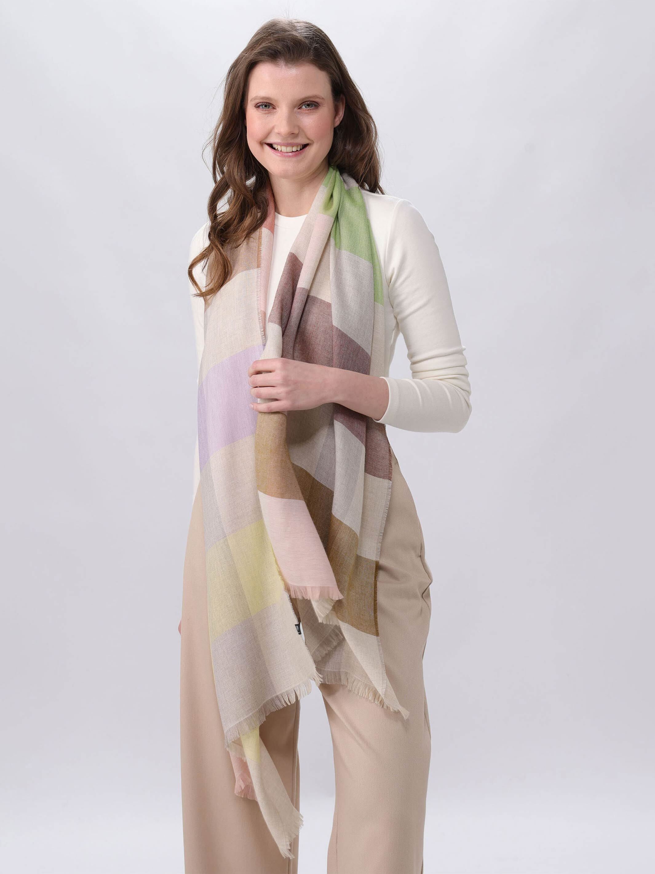 fraas-sustainability-edition-stola-karierte-stola-made-in-germany image 7