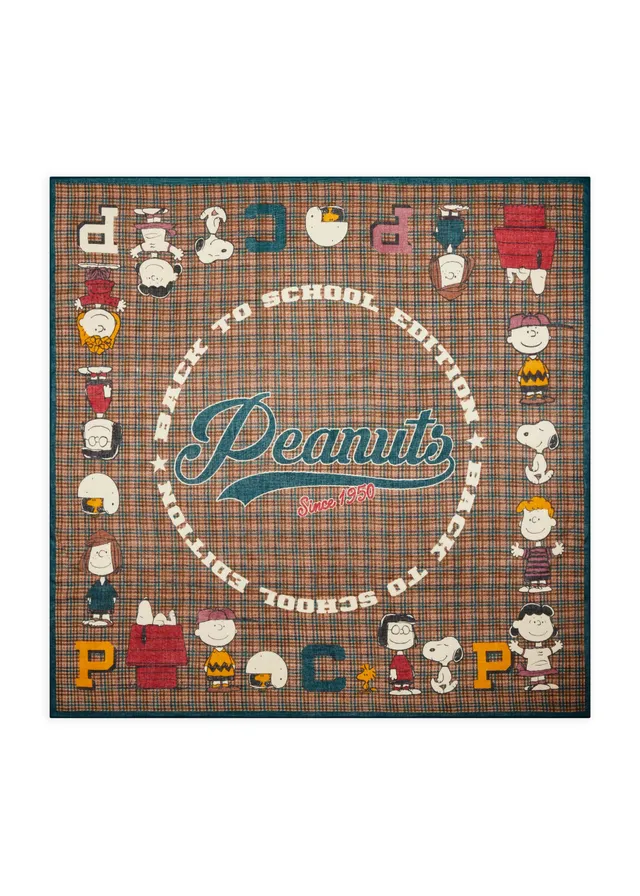 codello-peanuts-tuch-mit-peanuts-motiven-und-schriftzug image 1