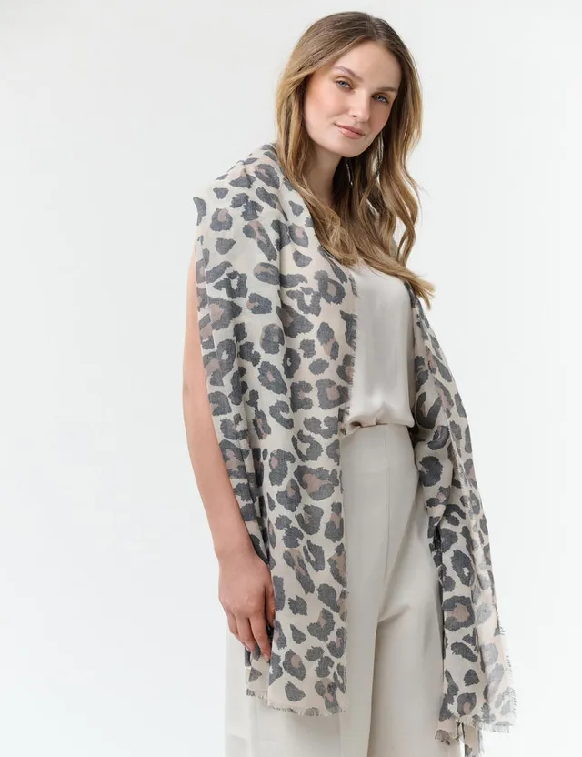 fraas-stola-leicht-mit-leopardenmuster-90-x-195-cm image 1