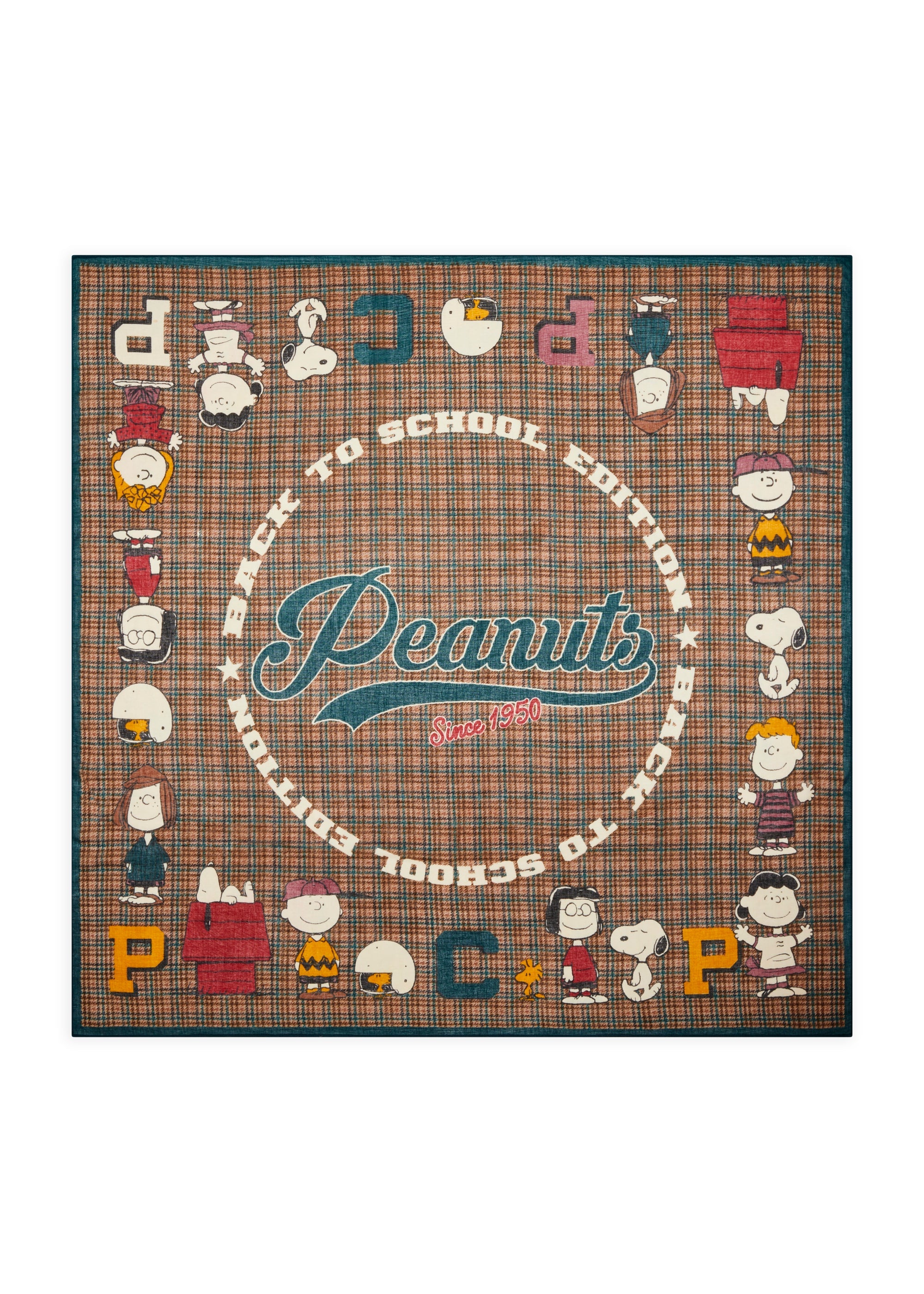 codello-peanuts-tuch-mit-peanuts-motiven-und-schriftzug image 1