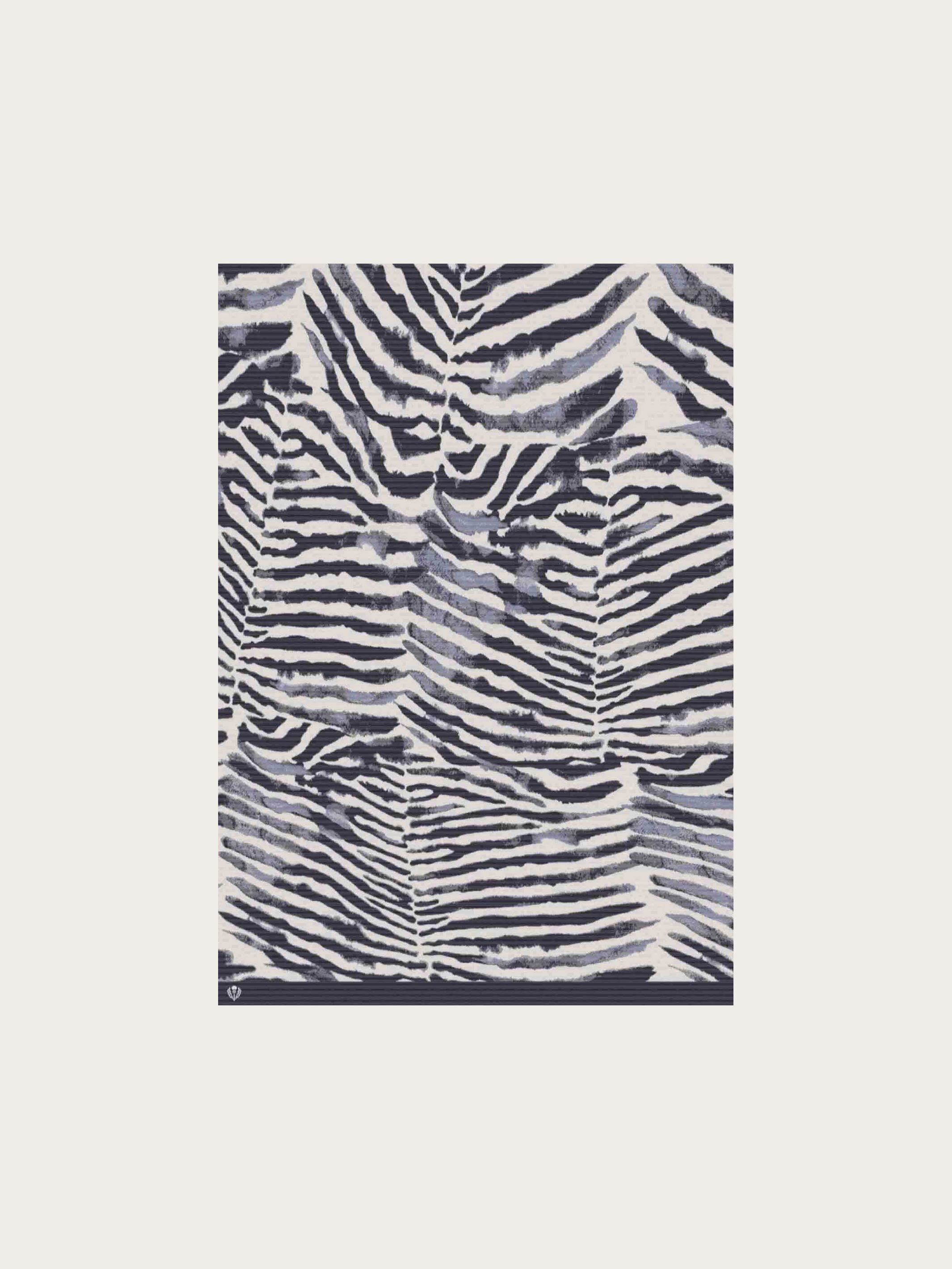 fraas-sustainability-edition-cashmink-decke-zebra-design-130-x-200-cm-made-in-ge image 5