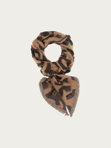 fraas-sustainability-edition-cashmink-schal-leo-design-mit-schr-gschnitt-46-x-20 image 5