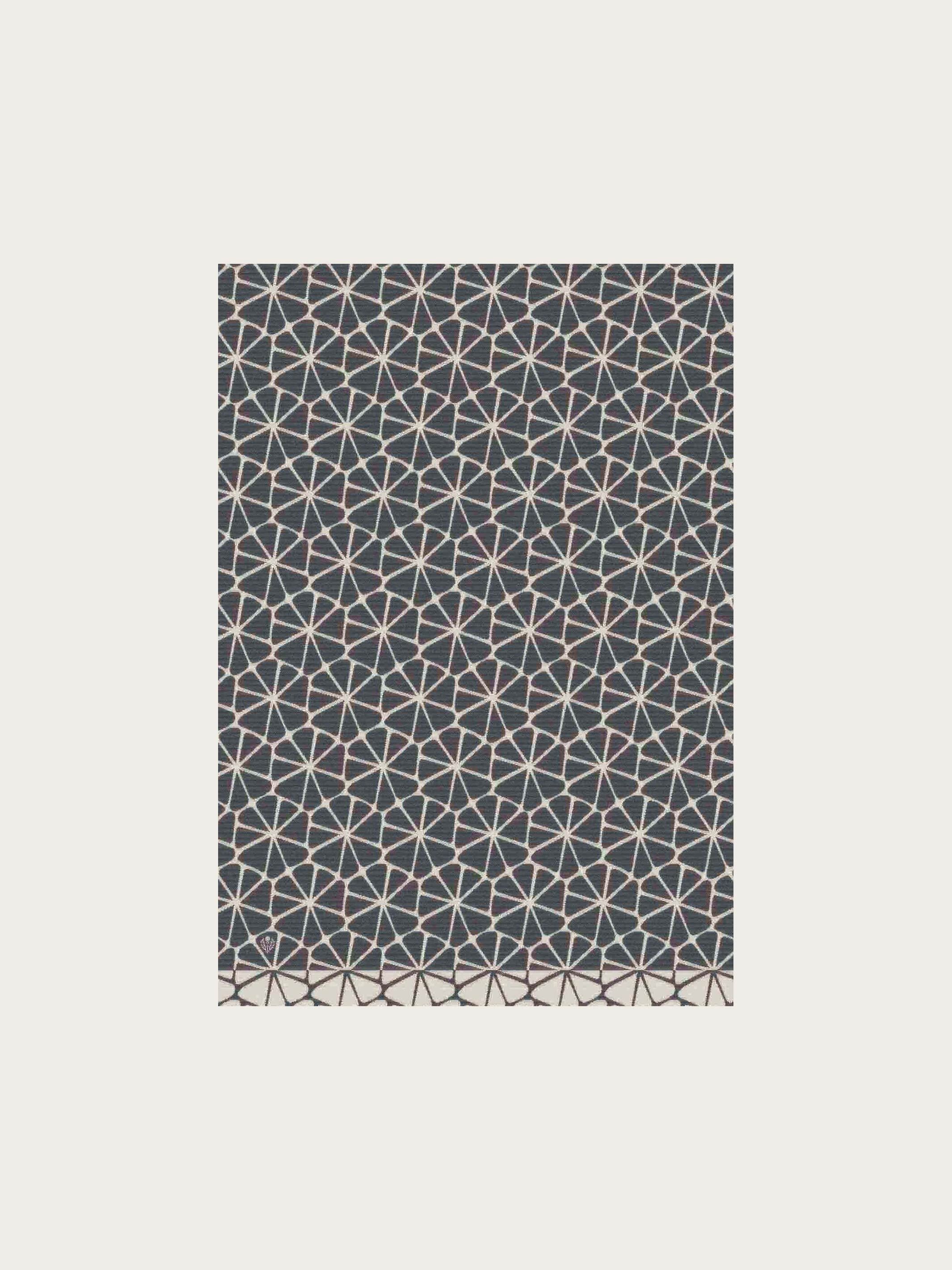 fraas-sustainability-edition-wohndecke-grafisch-130x200-cm-blau-made-in-germany image 3