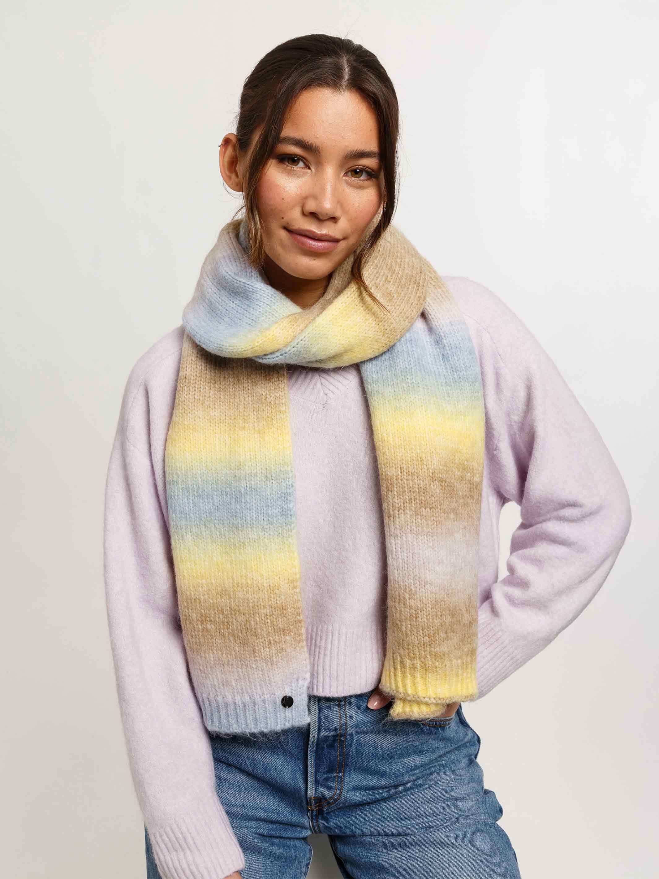 fraas-regenbogen-strickschal-mit-farbverlauf-wolle-35-x-180-cm image 5