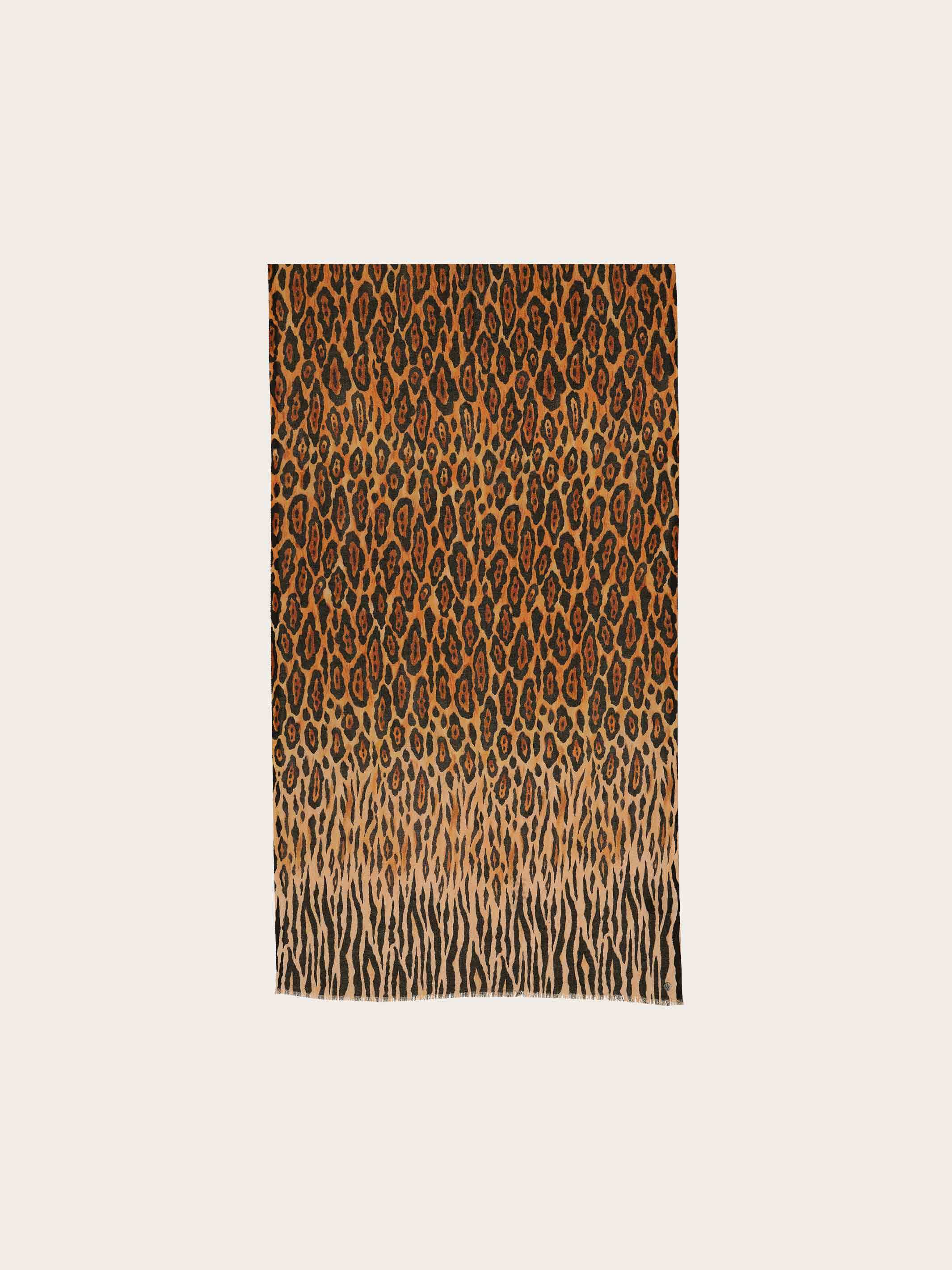 fraas-doubleface-schal-mit-animal-print-und-glitzer-70-x-182-cm image 3