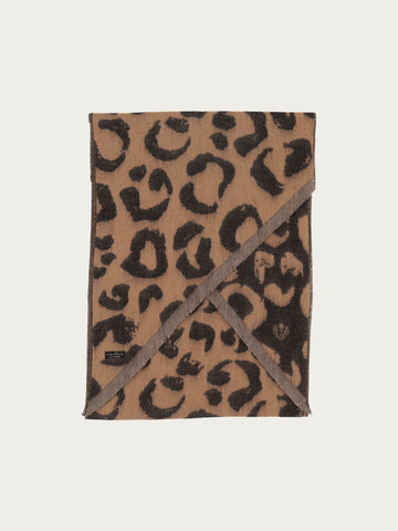 fraas-sustainability-edition-cashmink-schal-leo-design-mit-schr-gschnitt-46-x-20 image 4