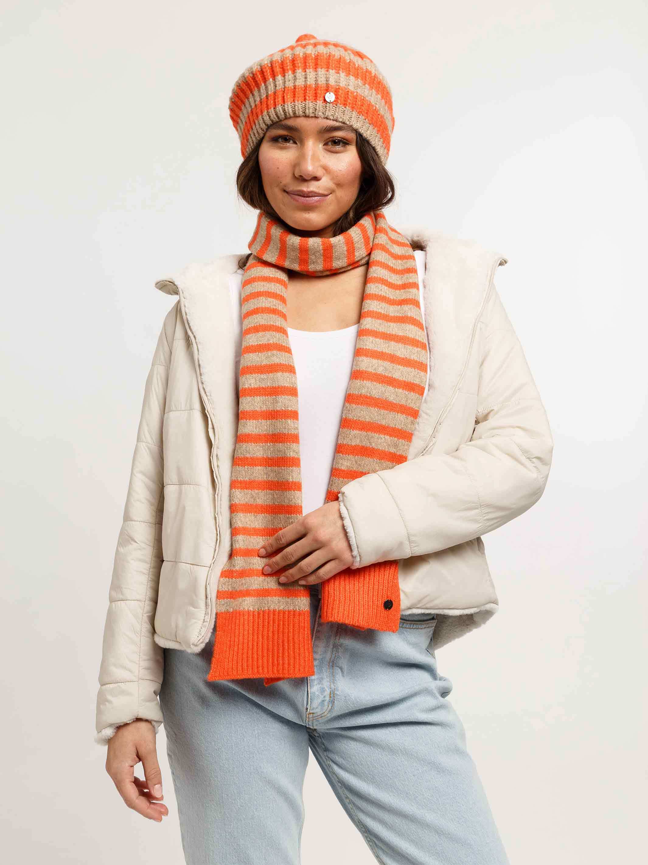 fraas-b-ret-gestreift-mit-bommel-und-wollanteil image 5