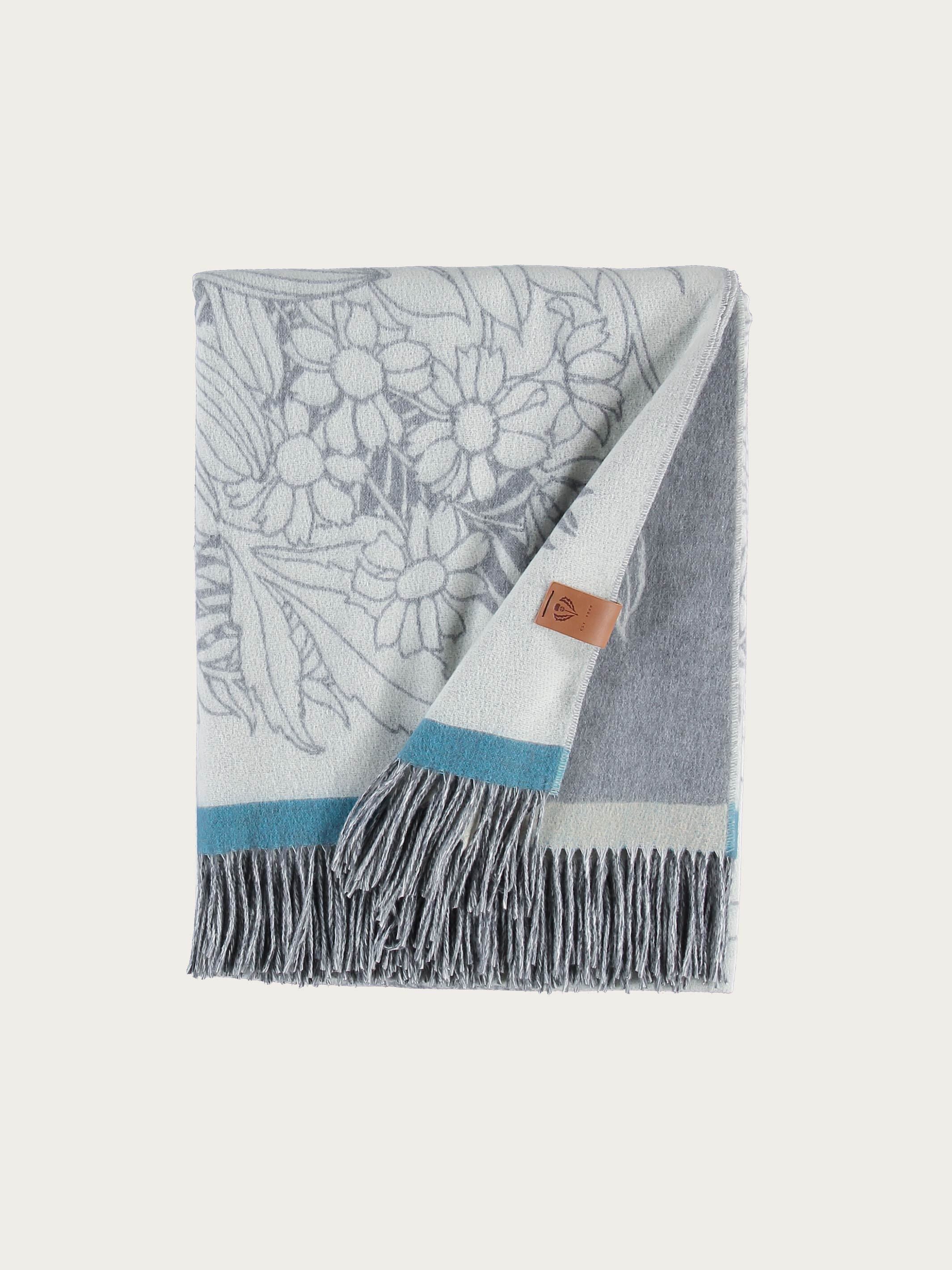 fraas-sustainability-edition-cashmink-decke-mit-blumen-design image 4